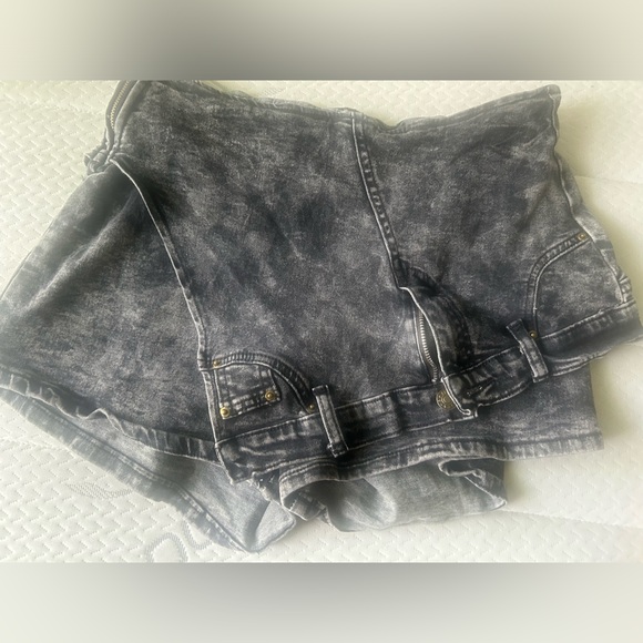 New black denim skort never worn. - Picture 1 of 5